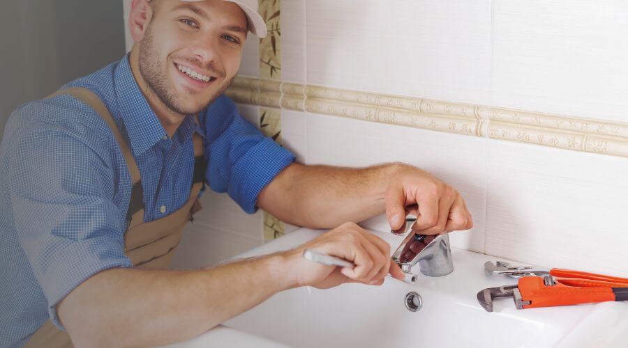 Professional clogged drains services in Warbranch, KY